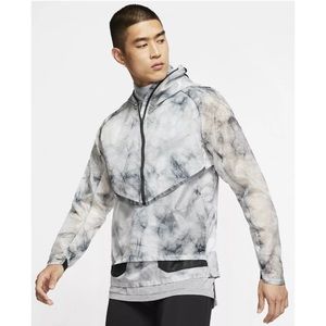 Nike Tech Pack Transform Men Hooded Running Jacket